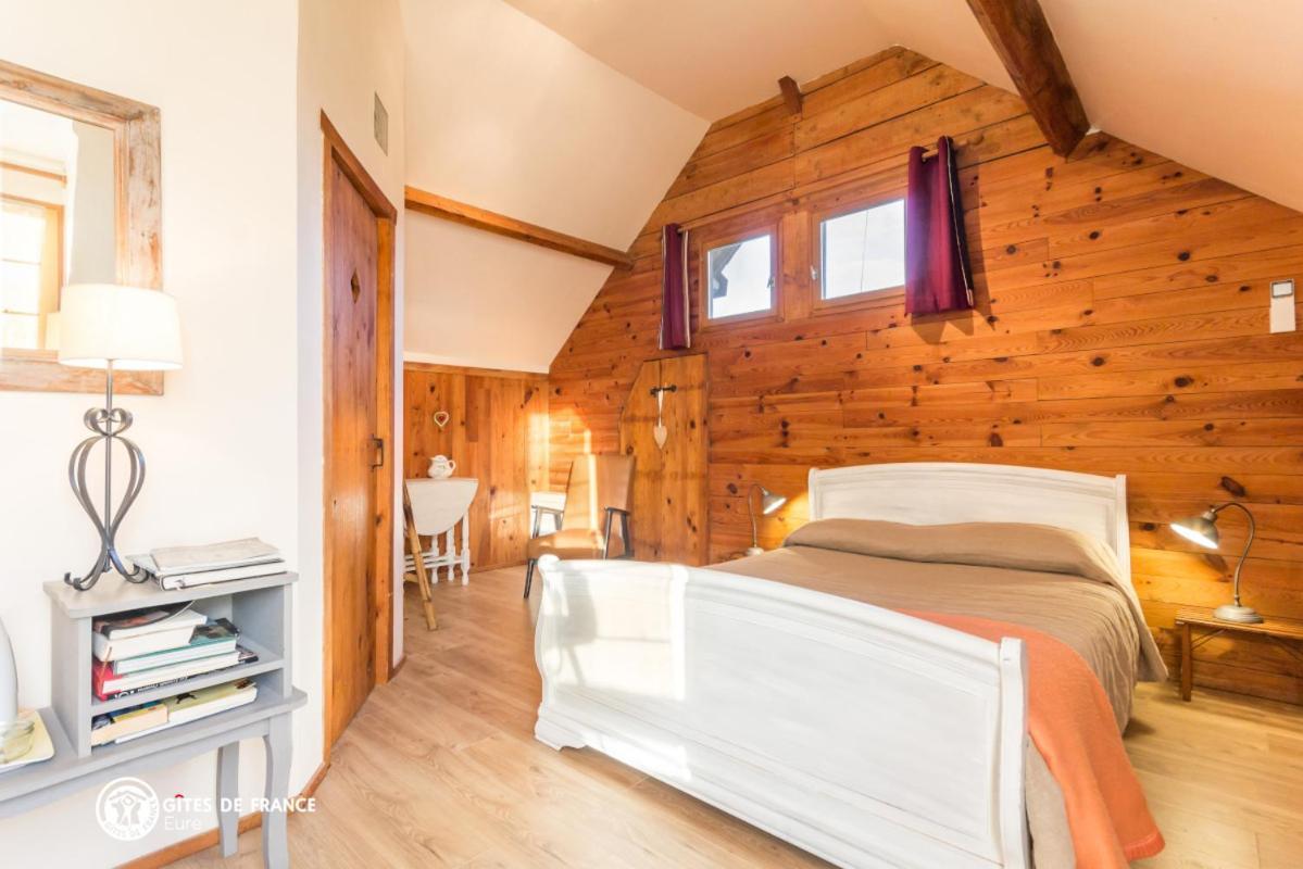 Bed and Breakfast Ferme De La Cacheterie, Fleury-la-Forêt Exterior foto